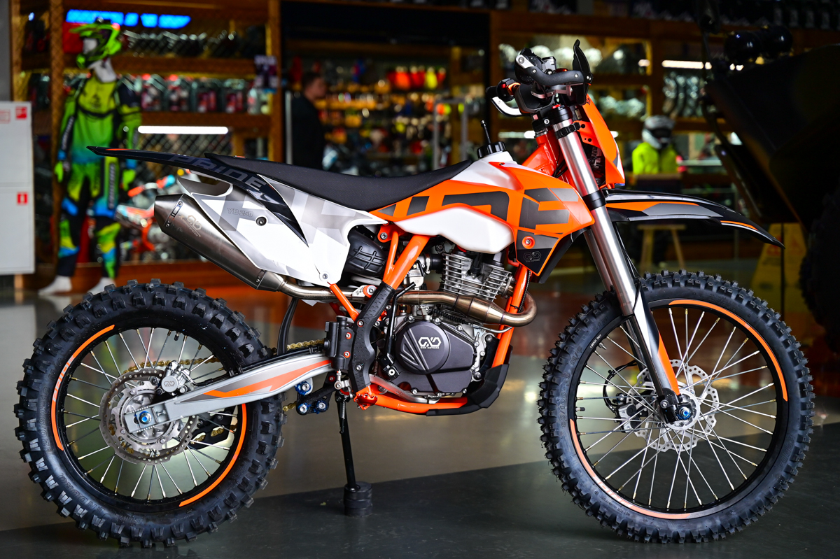 Мотоцикл эндуро OXO Pride (Оксо Прайд) YB250R (166FMM) 21/18