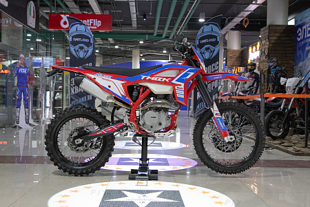 Мотоцикл эндуро TMBK Kinetic (ТМБК Кинетик) 300H (YB300H) Red, красный, 2025 Мотоцикл эндуро TMBK Kinetic (ТМБК Кинетик) 300H (YB300H) Red, красный, 2025